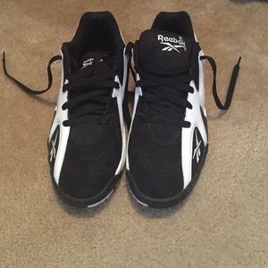 Men's reebok sneakers. Only worn once. Size 8.5