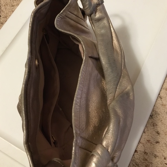 Gold metallic leather Coach shoulder bag - Picture 4 of 4