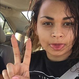 Meet your Posher, Caroline