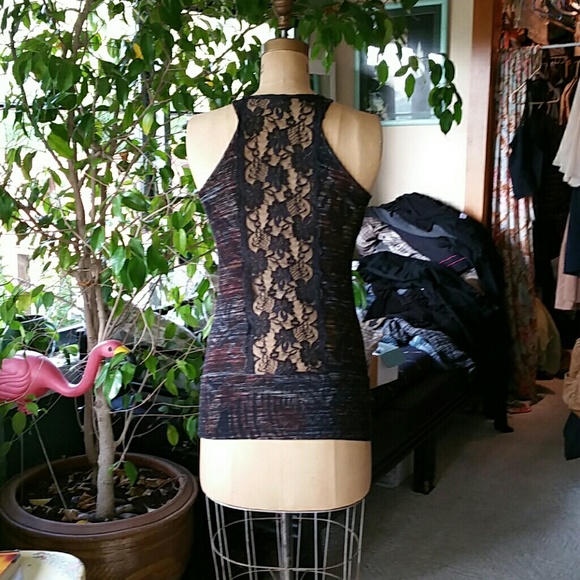 Vest - Picture 2 of 3