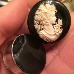 1 inch can Cameo plugs