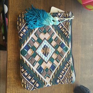 Love stitch makeup pouch