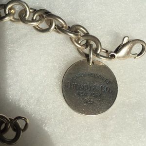 Return to Tiffany💯 round tag bracelet