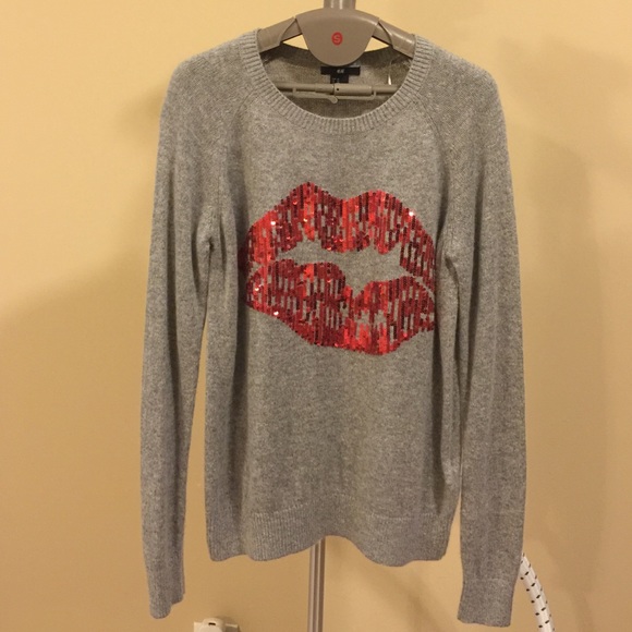 H&M Gray "Lipstick" Sweater Size XS