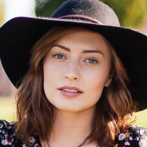 Meet your Posher, Tomasa