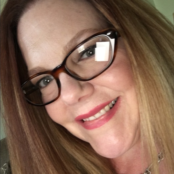 Meet your Posher, Angie - Picture 1 of 1