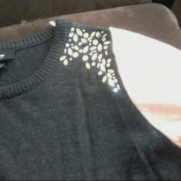 Dress - Picture 4 of 4