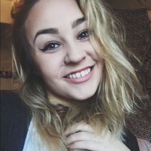 Meet your Posher, Alyssa