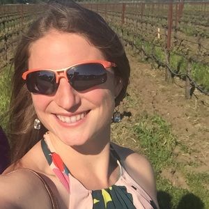 Meet your Posher, Jennifer