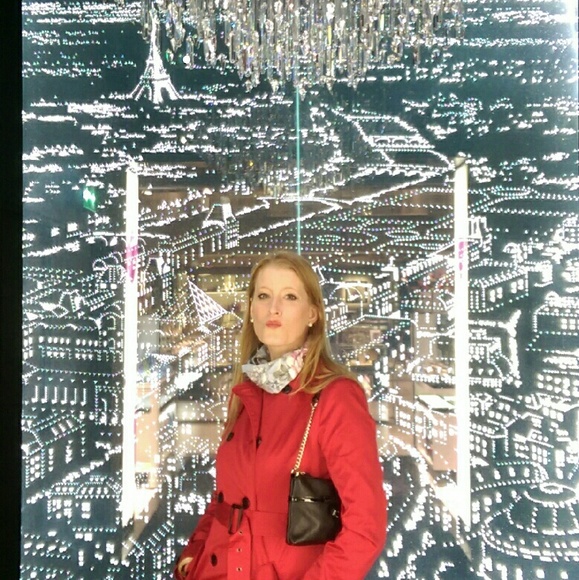 Meet your Posher, Sarah - Picture 2 of 2