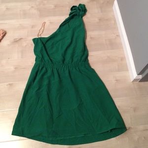 Green one shoulder dress!