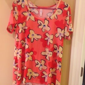 Lularoe Medium classic T