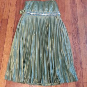 Lime green dress. Excellent condition. Very flowy.