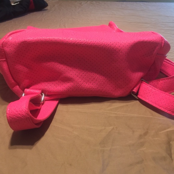 VS PINK smaller backpack - Picture 4 of 4