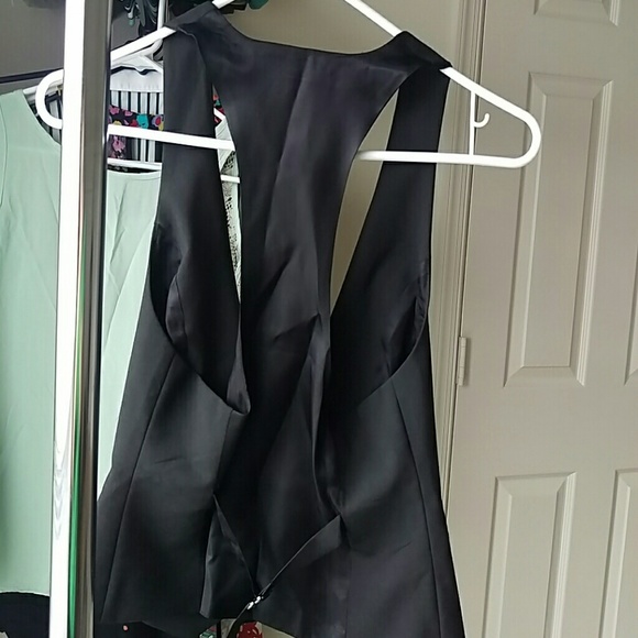 Vest - Picture 2 of 2
