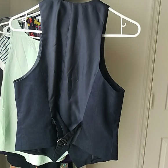 Vest - Picture 2 of 2