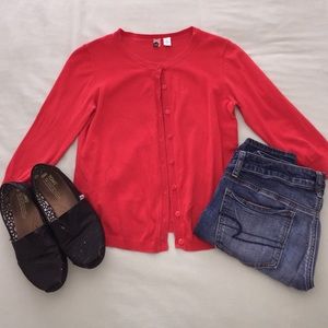 Light weight cardigan sweater