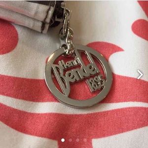 Henri bendel cosmetics bag