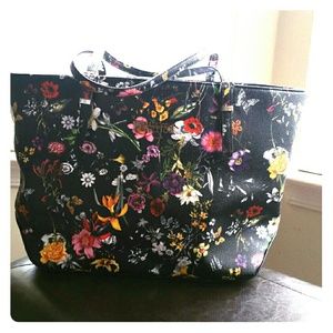 Kenneth Cole Reaction Flower Tote 🌻