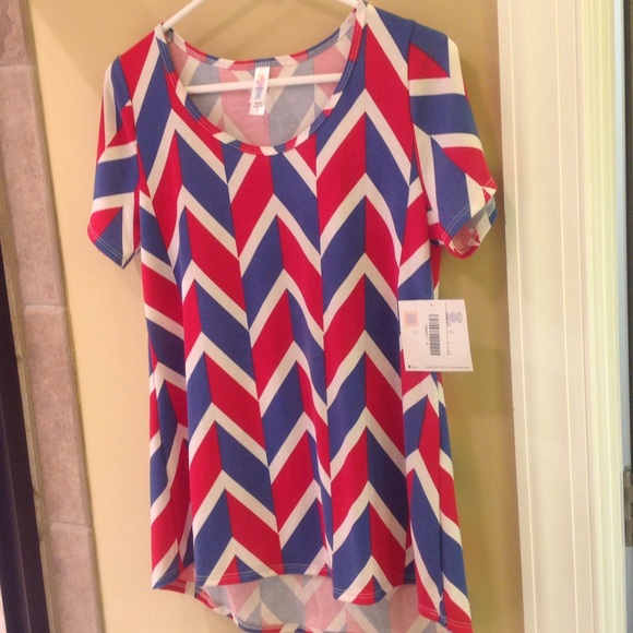 NWT lularoe classic t size small
