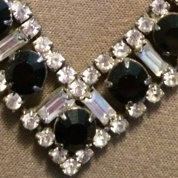 Black/Rhinestone Necklace. Must Bundle - Picture 4 of 4