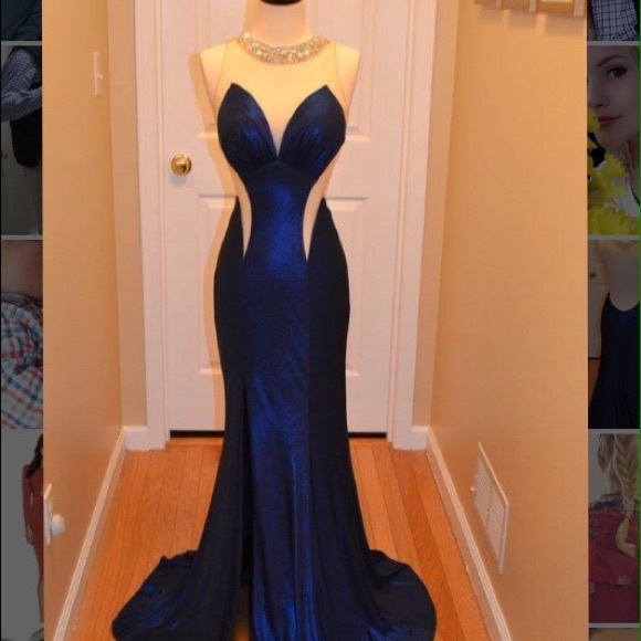 Faviana size 4 Navy Iridescent Gown