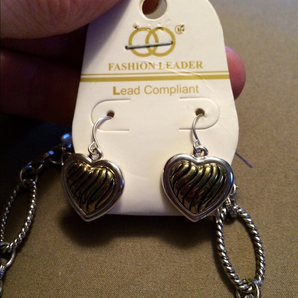 NWT Necklace and Earring Set - Picture 3 of 4