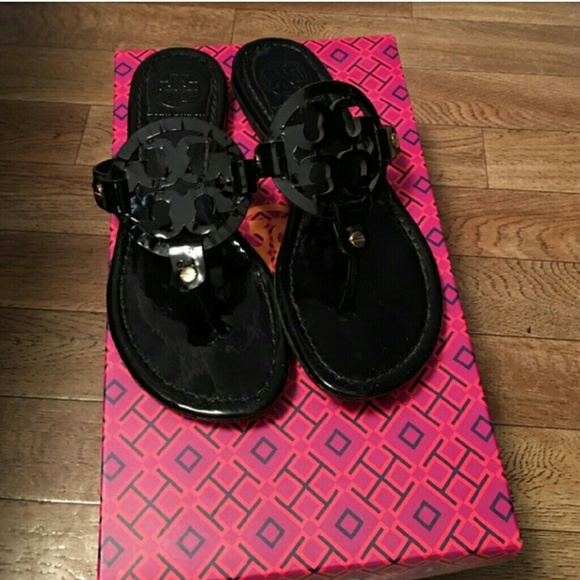 Tory burch patent leather sandals