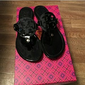 Tory burch patent leather sandals