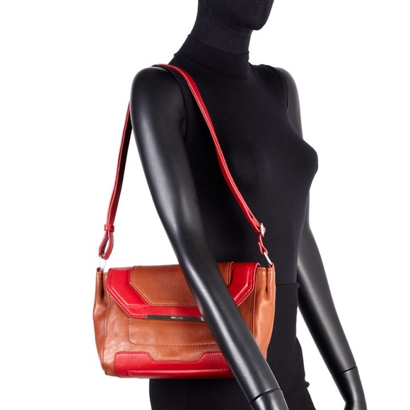 🆕Spyder Crossbody Bag by Walter Baker