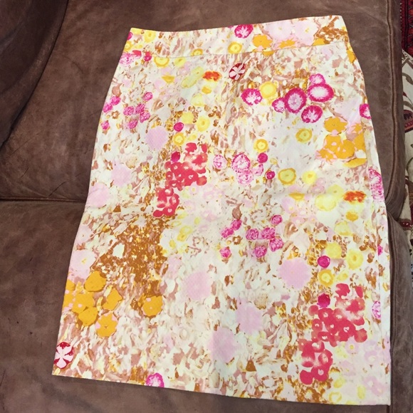 J crew pencil skirt floral not worn, with tags