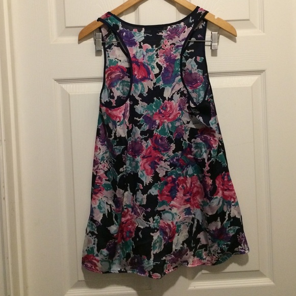 Floral Tank - Picture 3 of 3