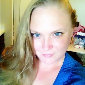 Meet your Posher, Casey