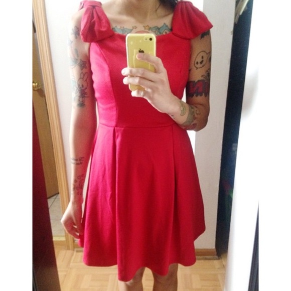 ❗️SOLD ❗️Red dress with bows