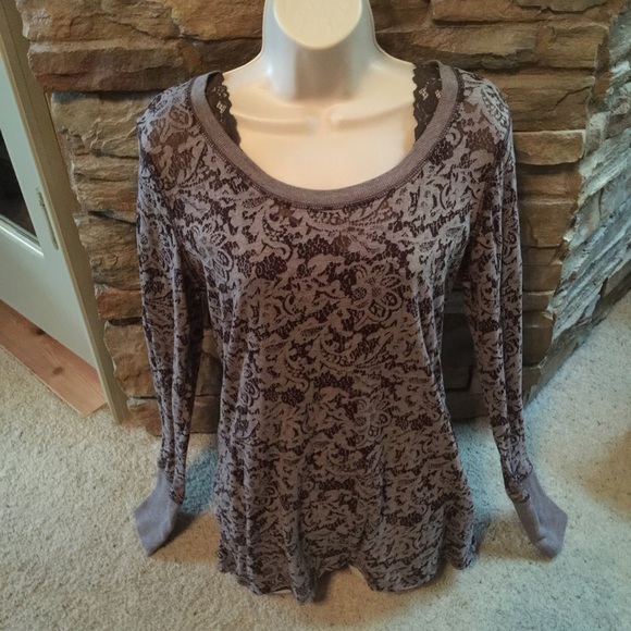Longsleeved T-shirt by Maurice's