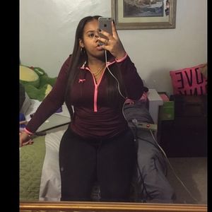 Meet your Posher, Yanais