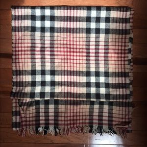 Beautiful Burberry Merino Wool Scarf