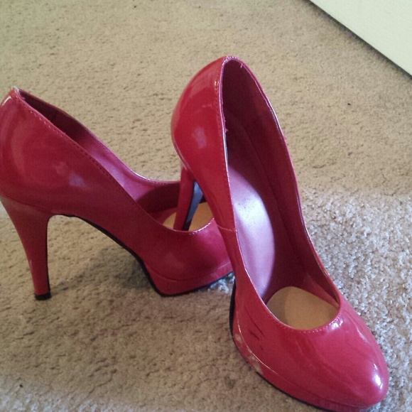 Red heels - Picture 3 of 3