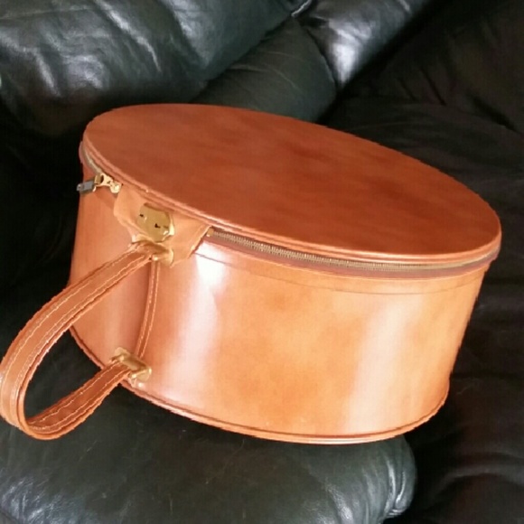 Vintage Lark leather travel hatbox