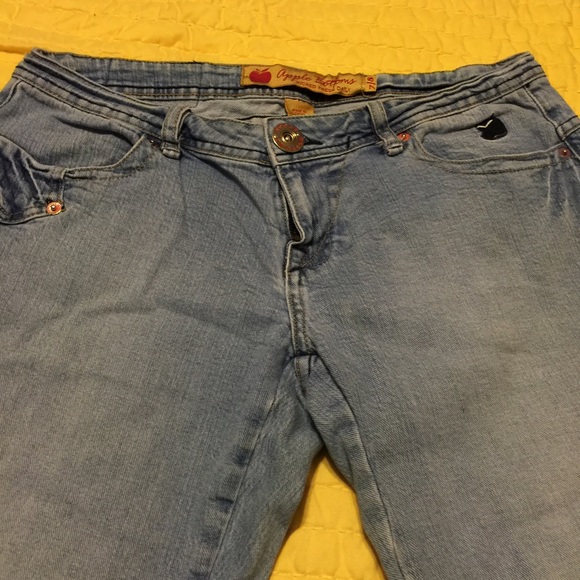 Sold in bundle Apple Bottom capris