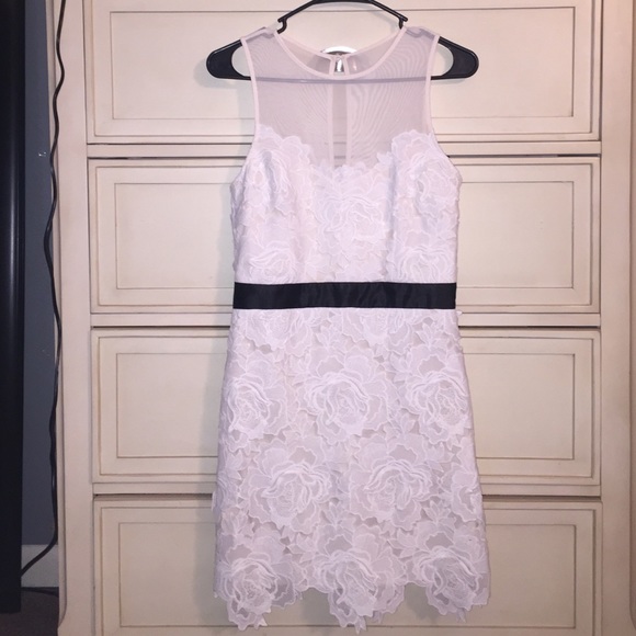 NEVER WORN beautiful white/cream dress