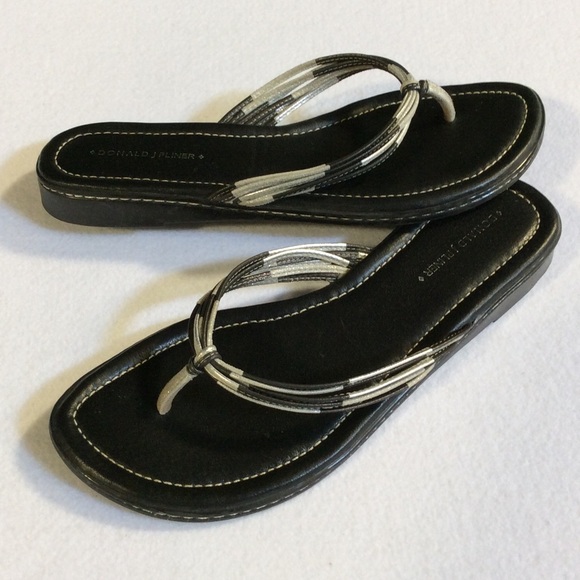 Pretty black and silver sandels