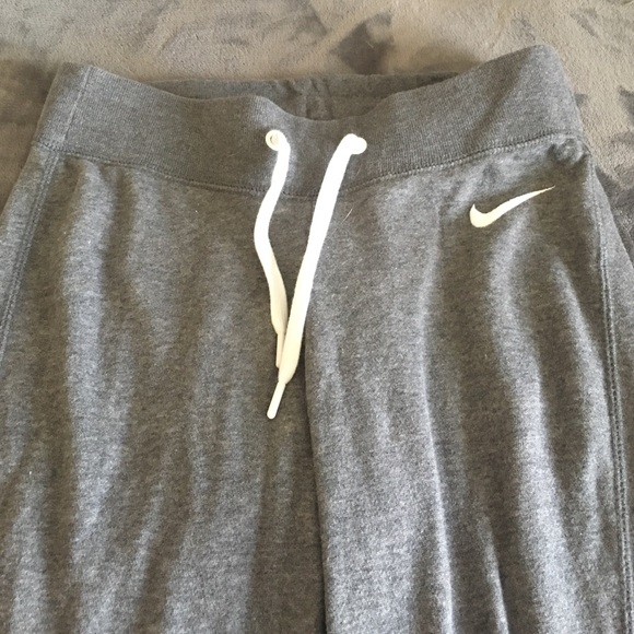 Nike Grey skinny sweatpants