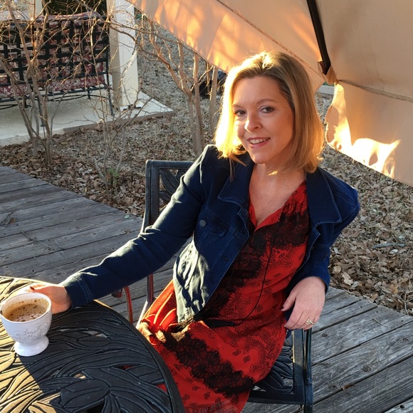 Meet your Posher, Kristin - Picture 4 of 4