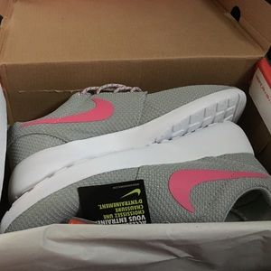 Womens Nike Rosherun shoes