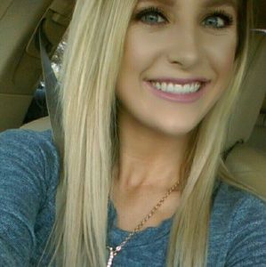 Meet your Posher, Kiana