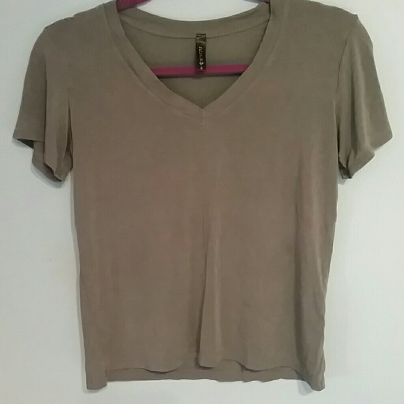 💀SOLD💀 Full Tilt V-Neck - Picture 2 of 4