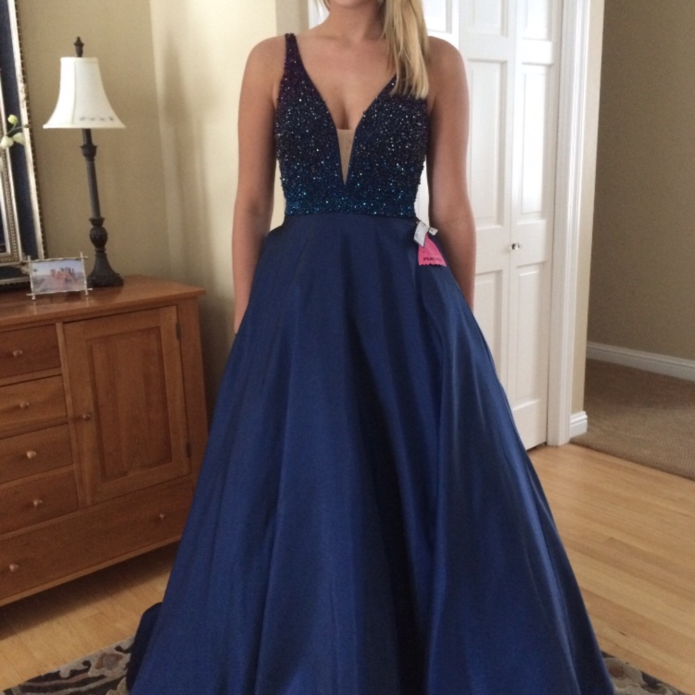 SHERRI HILL BRAND NEW PROM DRESS