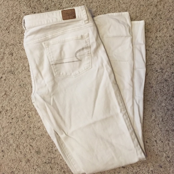 White American Eagle Jeans (size 8 Regular)
