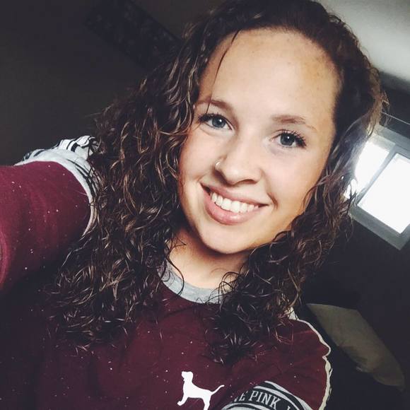 Meet your Posher, Dana